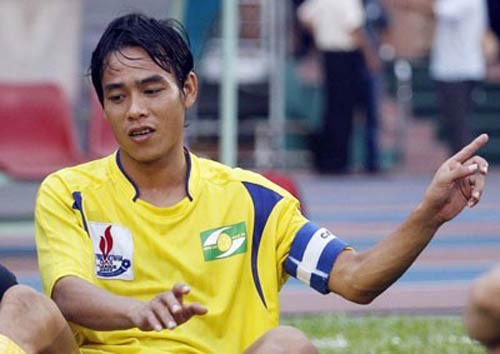 Trung vệ cao 1m74 này chỉ thi đấu cho câu lạc bộ Sông Lam Nghệ An từ năm 1998 đến nay...